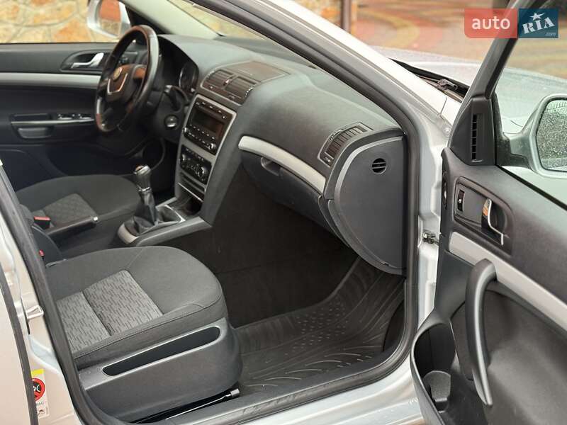 Универсал Skoda Octavia 2012 в Сарнах