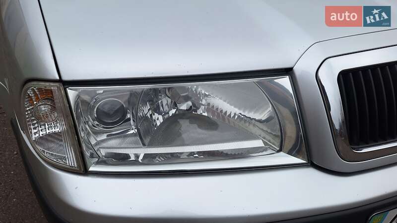 Ліфтбек Skoda Octavia 2006 в Смілі