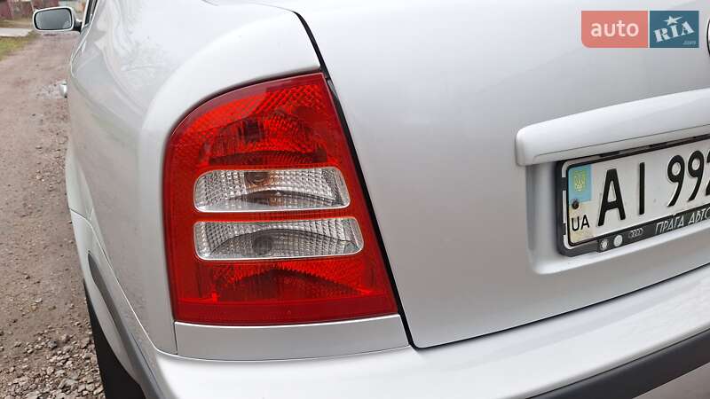 Ліфтбек Skoda Octavia 2006 в Смілі