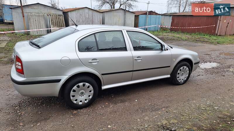 Ліфтбек Skoda Octavia 2006 в Смілі