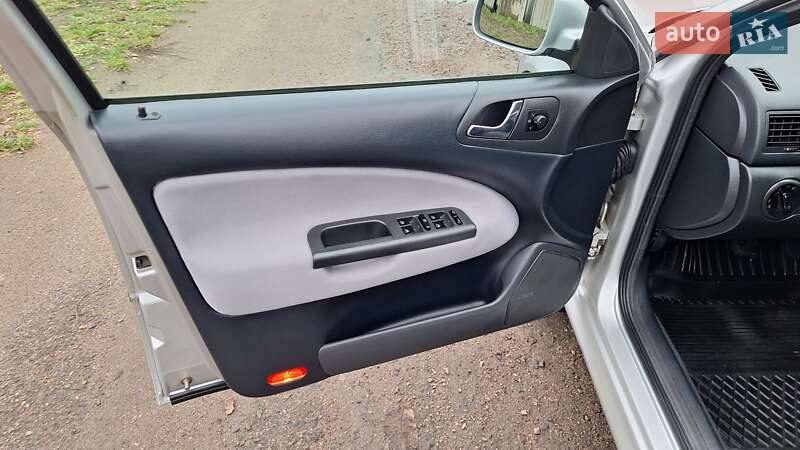 Ліфтбек Skoda Octavia 2006 в Смілі