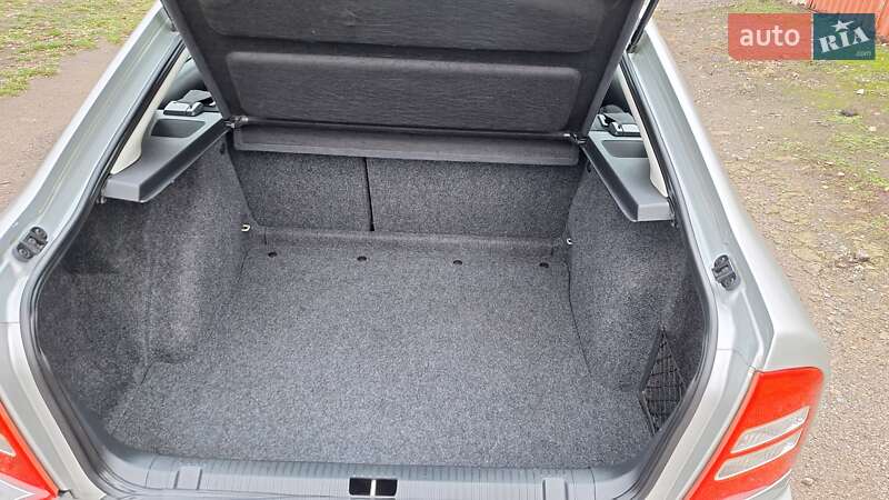 Ліфтбек Skoda Octavia 2006 в Смілі