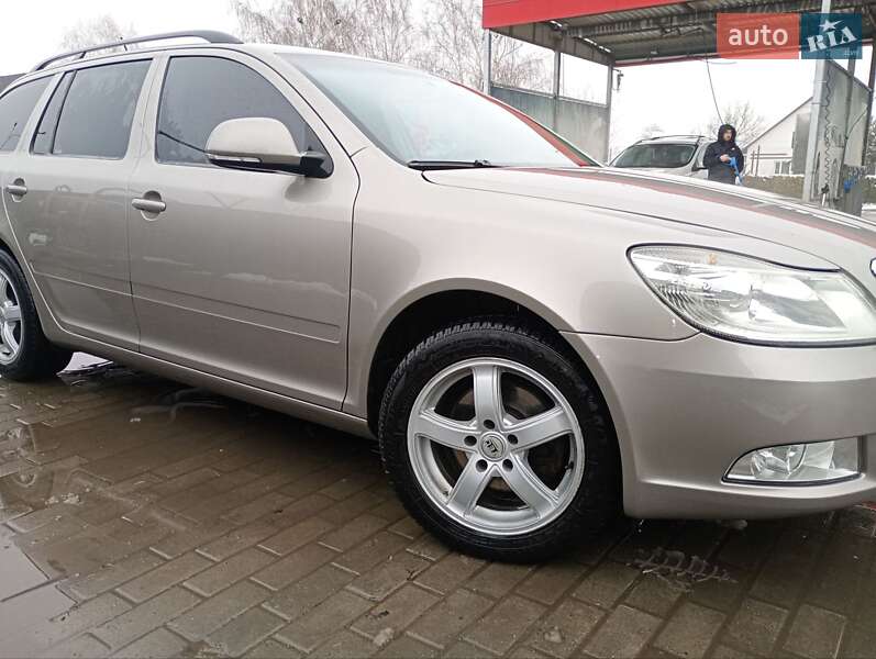 Универсал Skoda Octavia 2012 в Здолбунове