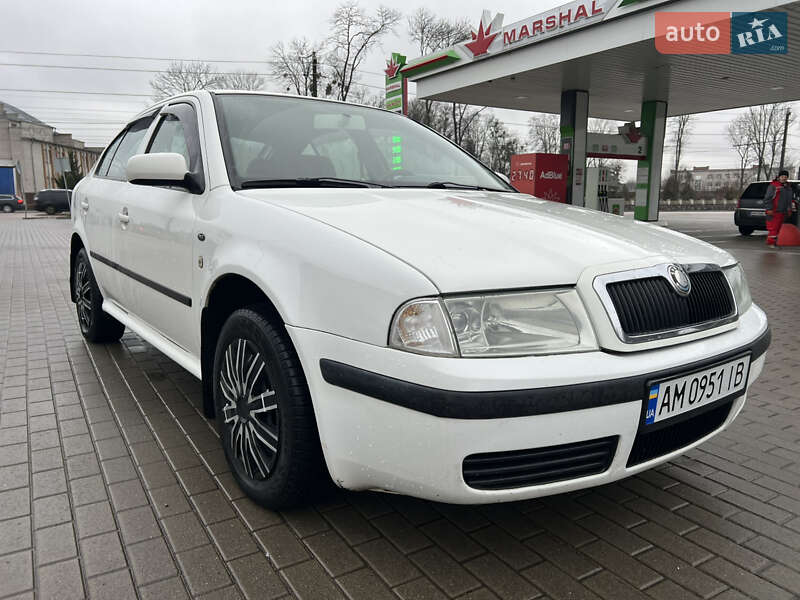 Лифтбек Skoda Octavia 2002 в Житомире