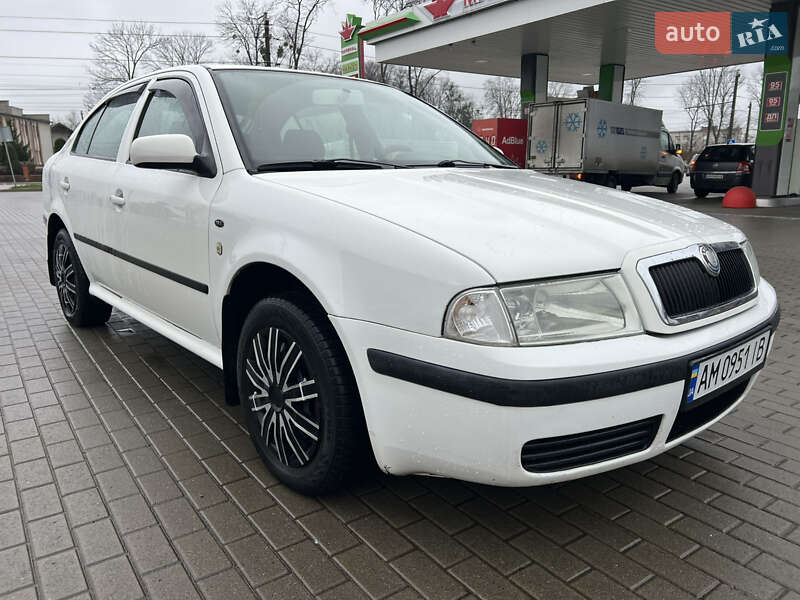 Лифтбек Skoda Octavia 2002 в Житомире