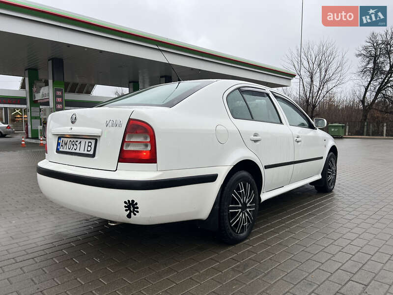 Лифтбек Skoda Octavia 2002 в Житомире