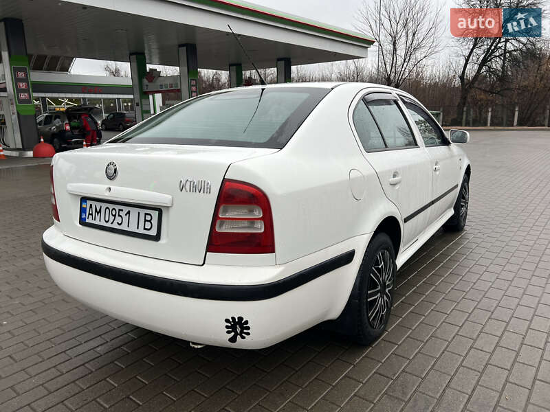 Лифтбек Skoda Octavia 2002 в Житомире