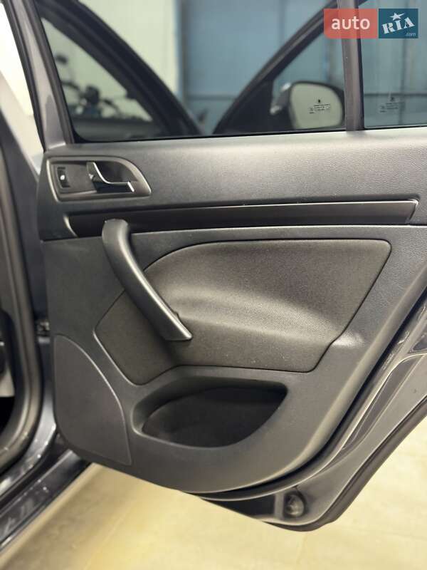 Универсал Skoda Octavia 2011 в Стрые