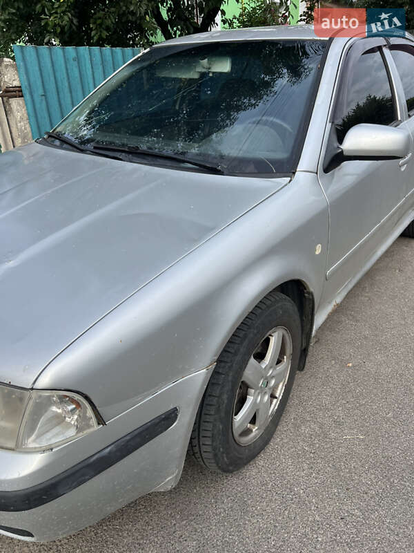 Лифтбек Skoda Octavia 2000 в Ярмолинцах