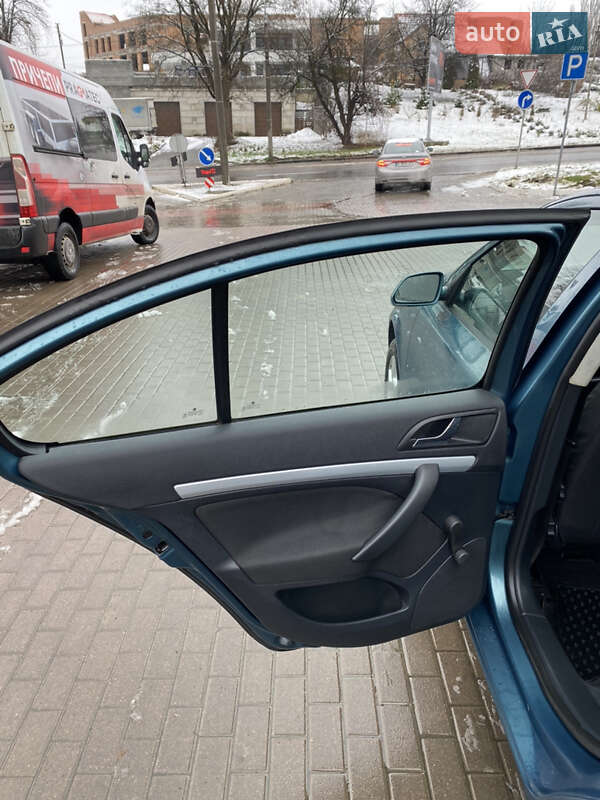 Лифтбек Skoda Octavia 2008 в Ровно