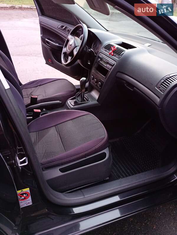 Универсал Skoda Octavia 2012 в Каменке фото 14 Универсал Skoda Octavia 2012 в Каменке
