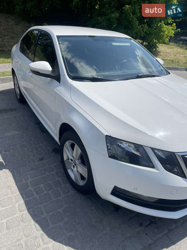 Лифтбек Skoda Octavia 2018 в Львове фото 2 Лифтбек Skoda Octavia 2018 в Львове