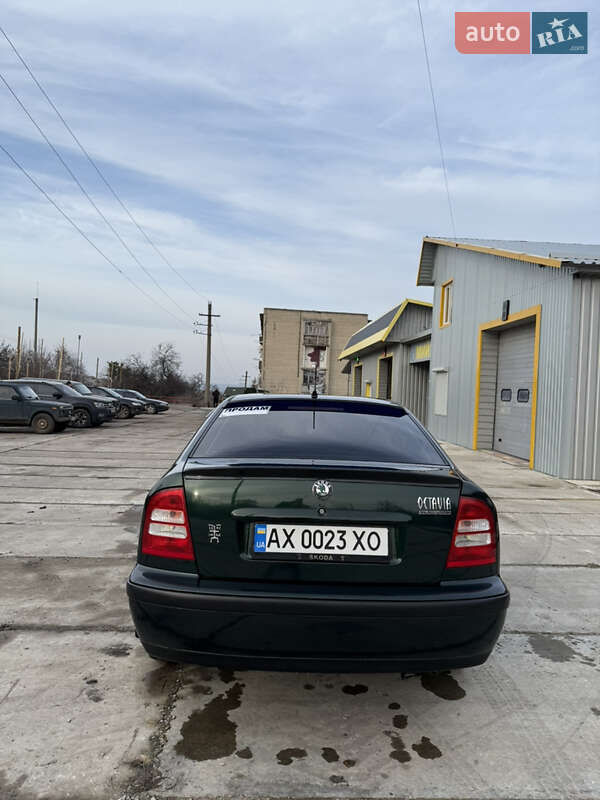 Ліфтбек Skoda Octavia 2000 в Ізюмі