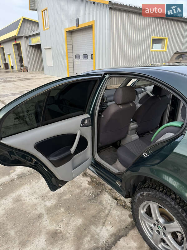 Ліфтбек Skoda Octavia 2000 в Ізюмі