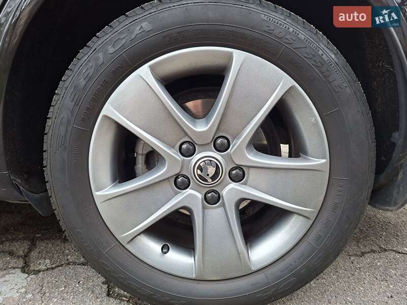 Ліфтбек Skoda Octavia 2012 в Дніпрі