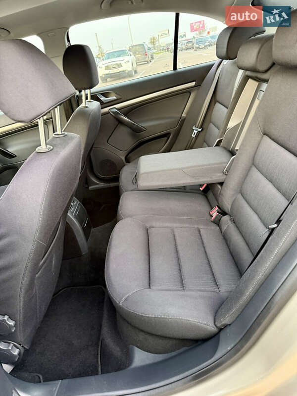 Лифтбек Skoda Octavia 2006 в Одессе