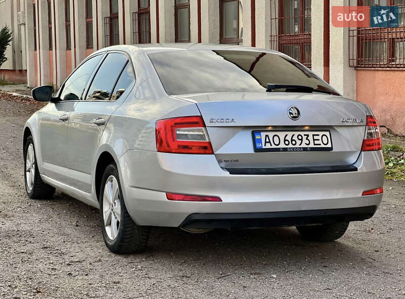 Ліфтбек Skoda Octavia 2013 в Хусті