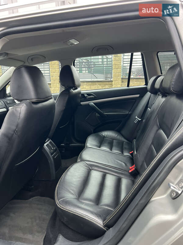 Универсал Skoda Octavia 2010 в Здолбунове