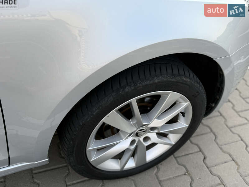 Універсал Skoda Octavia 2017 в Чернівцях