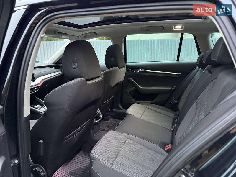 Универсал Skoda Octavia 2020 в Ужгороде