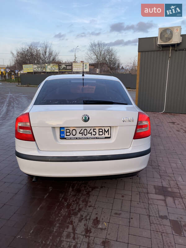Лифтбек Skoda Octavia 2010 в Ровно