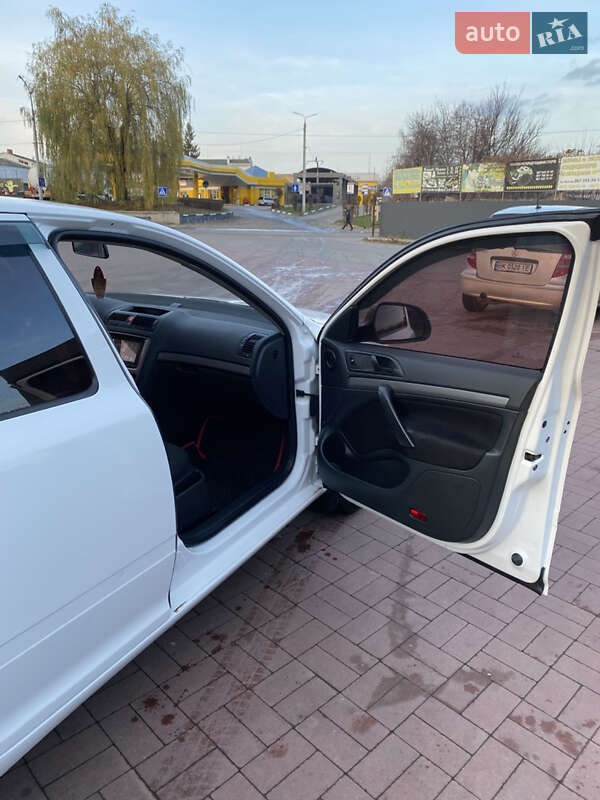 Лифтбек Skoda Octavia 2010 в Ровно