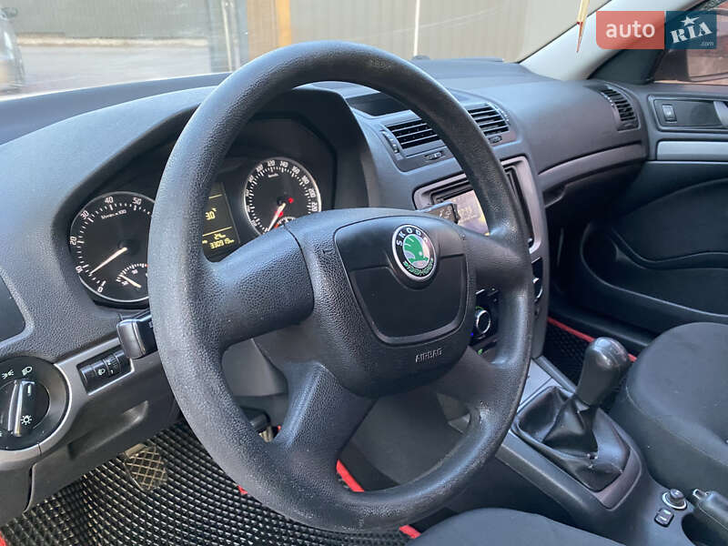 Лифтбек Skoda Octavia 2010 в Ровно