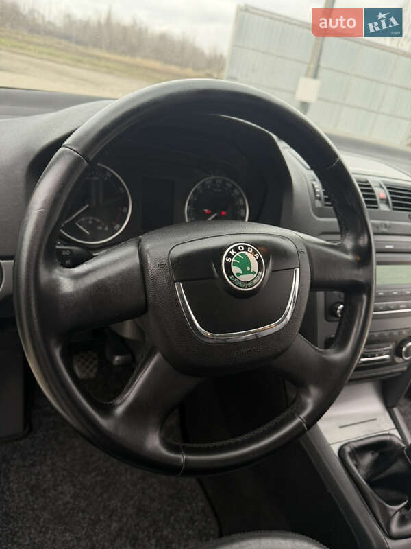 Ліфтбек Skoda Octavia 2009 в Лубнах
