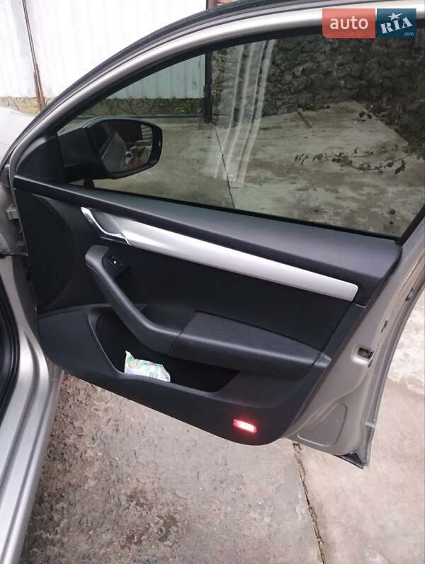 Універсал Skoda Octavia 2015 в Старокостянтинові