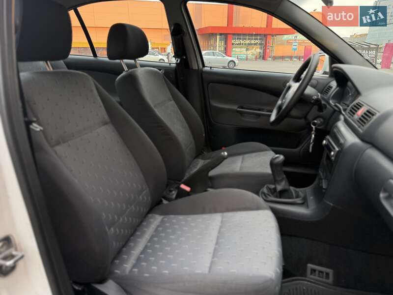 Ліфтбек Skoda Octavia 2007 в Києві фото 12 Ліфтбек Skoda Octavia 2007 в Києві