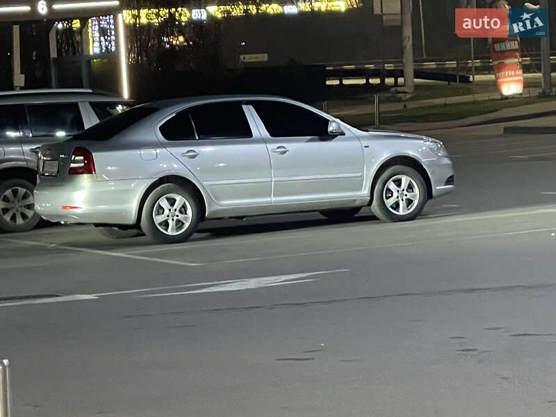 Ліфтбек Skoda Octavia 2010 в Бучі