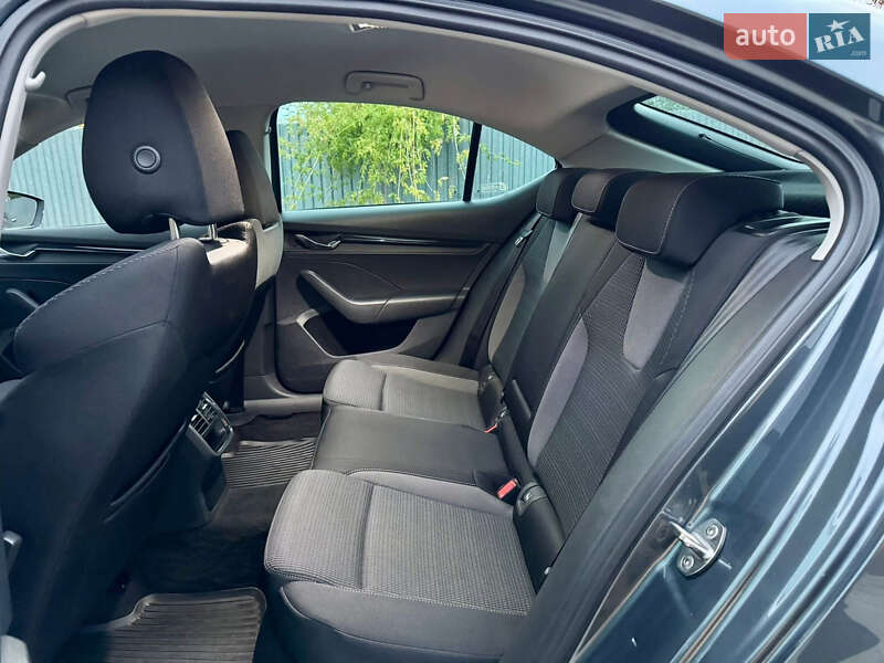 Ліфтбек Skoda Octavia 2021 в Ужгороді