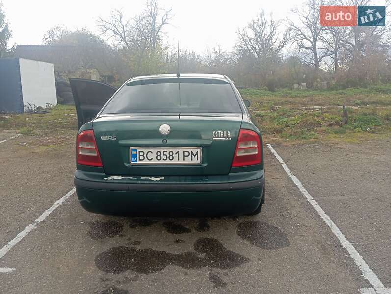 Лифтбек Skoda Octavia 2001 в Городке