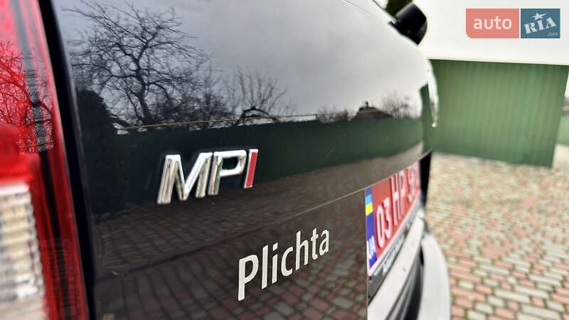 Универсал Skoda Octavia 2010 в Хороле