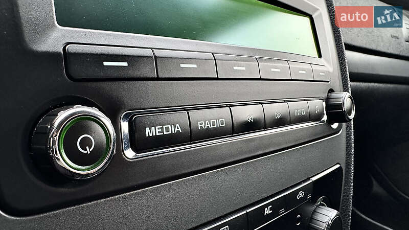 Универсал Skoda Octavia 2010 в Хороле