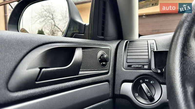 Универсал Skoda Octavia 2010 в Хороле