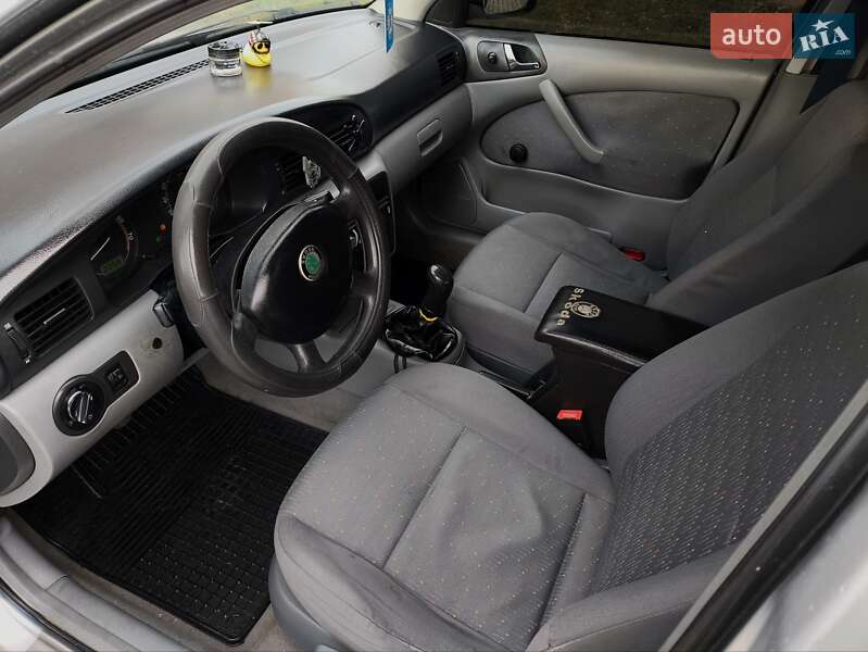 Ліфтбек Skoda Octavia 2003 в Надвірній