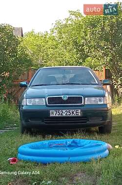 Лифтбек Skoda Octavia 1998 в Киеве