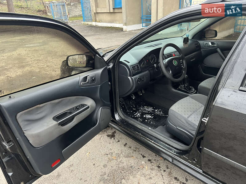 Універсал Skoda Octavia 2003 в Золочеві