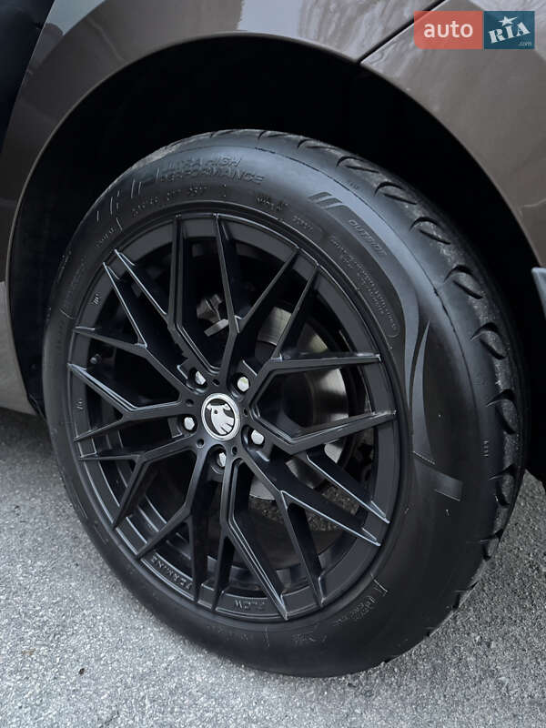 Лифтбек Skoda Octavia 2020 в Днепре