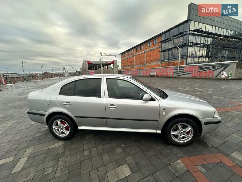 Лифтбек Skoda Octavia 2001 в Хусте