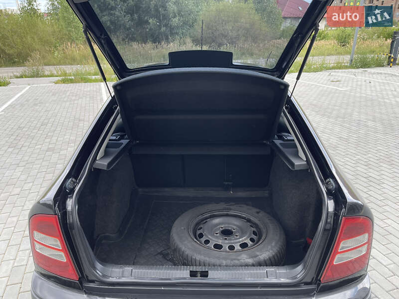Ліфтбек Skoda Octavia 2006 в Ковелі