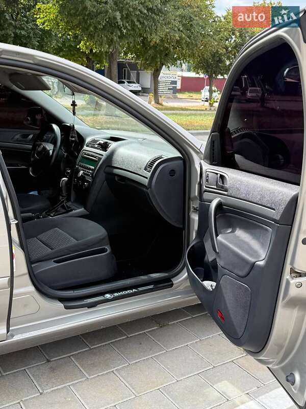 Лифтбек Skoda Octavia 2009 в Черкассах фото 7 Лифтбек Skoda Octavia 2009 в Черкассах