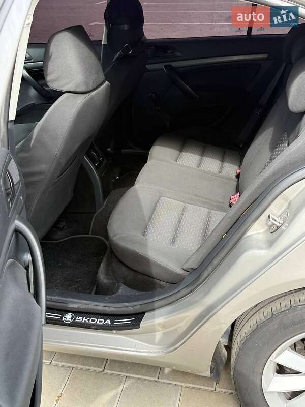 Лифтбек Skoda Octavia 2009 в Черкассах фото 11 Лифтбек Skoda Octavia 2009 в Черкассах