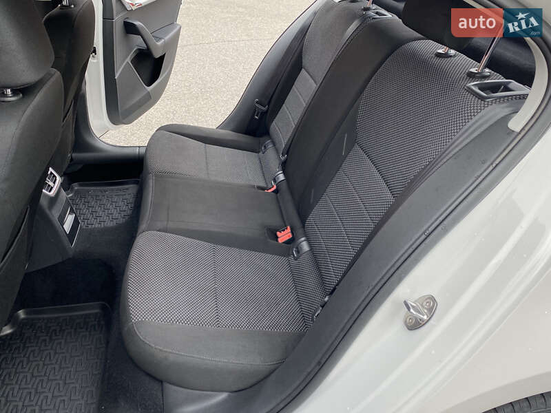 Лифтбек Skoda Octavia 2015 в Киеве фото 30 Лифтбек Skoda Octavia 2015 в Киеве