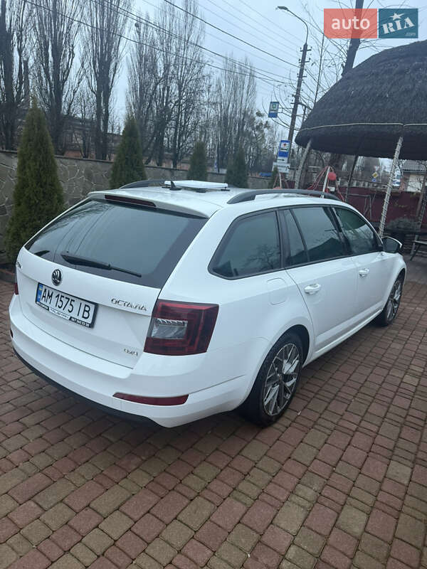 Универсал Skoda Octavia 2015 в Коростене