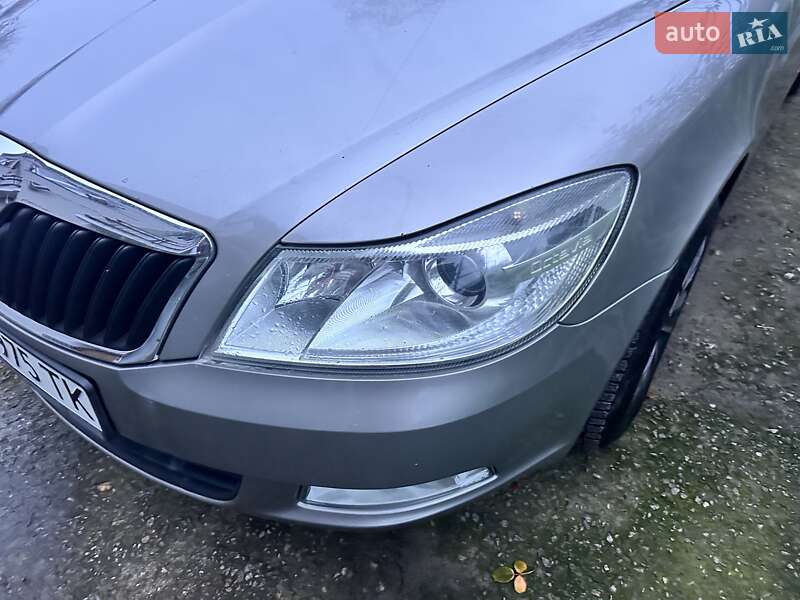Ліфтбек Skoda Octavia 2009 в Дніпрі