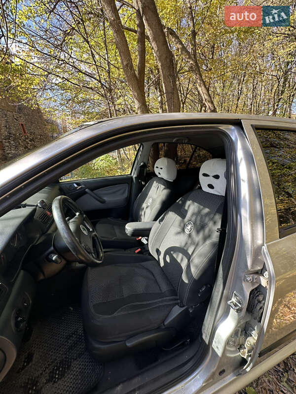 Лифтбек Skoda Octavia 2003 в Хмельницком