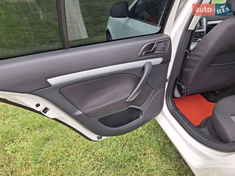 Ліфтбек Skoda Octavia 2010 в Конотопі