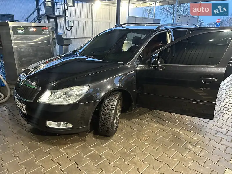 Skoda Octavia 2011 VIN TMBKK61Z8B2152442 фото оголошення 10 з 78